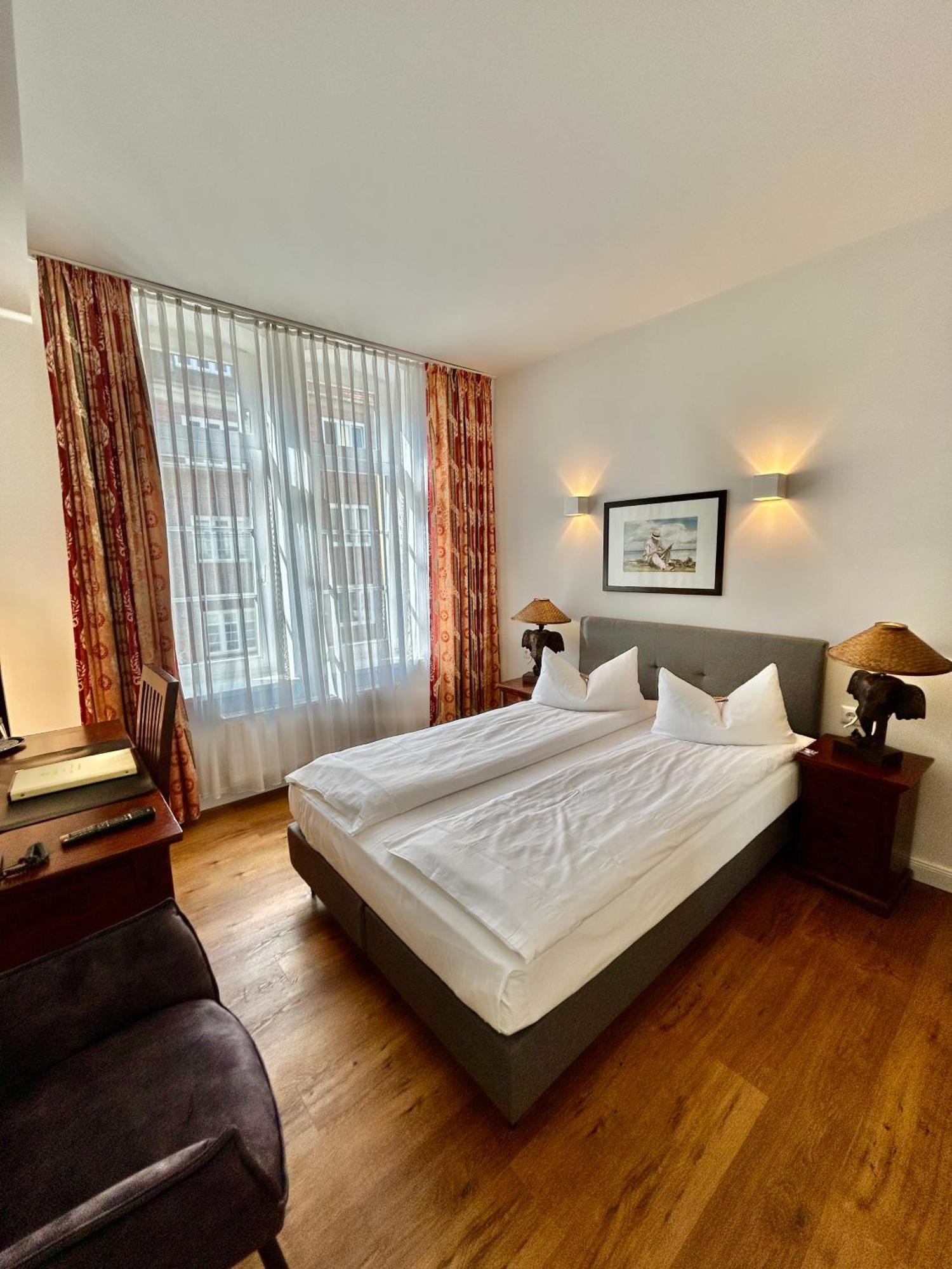 Hotel Elefant シュヴェリーン エクステリア 写真