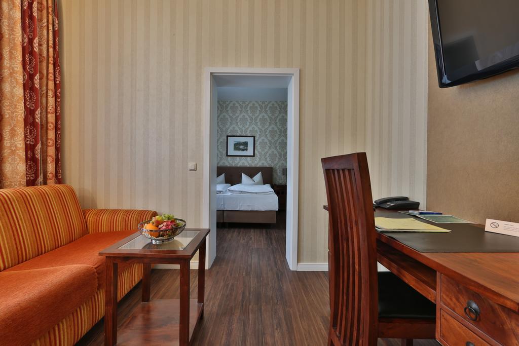 Hotel Elefant シュヴェリーン エクステリア 写真