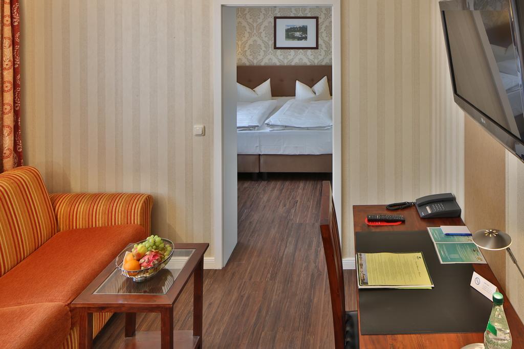Hotel Elefant シュヴェリーン エクステリア 写真