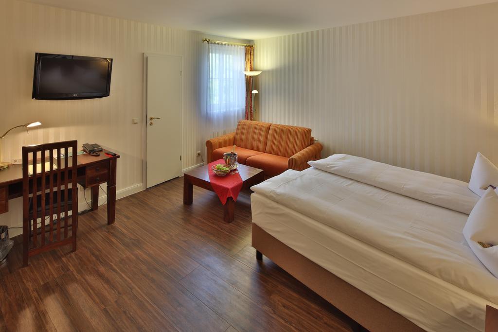 Hotel Elefant シュヴェリーン エクステリア 写真