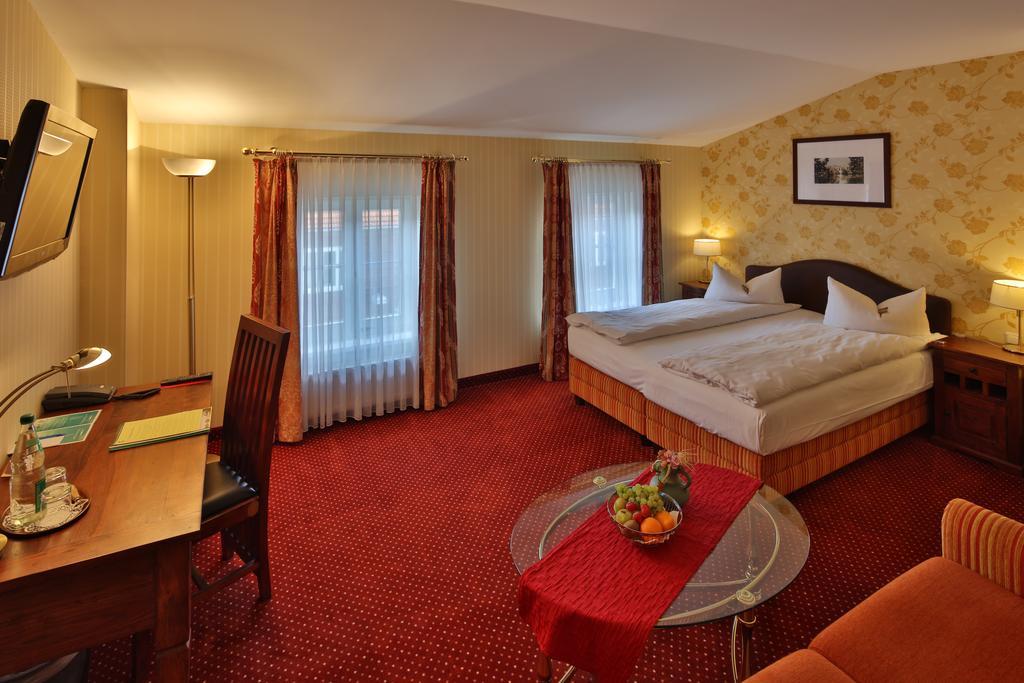 Hotel Elefant シュヴェリーン エクステリア 写真