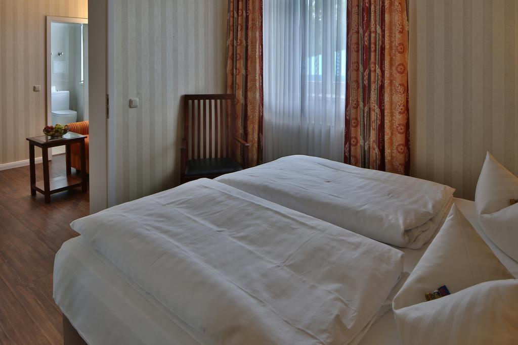 Hotel Elefant シュヴェリーン エクステリア 写真