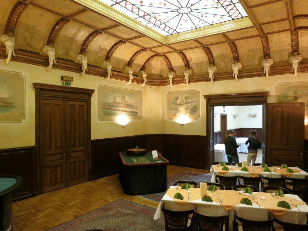 Hotel Elefant シュヴェリーン エクステリア 写真